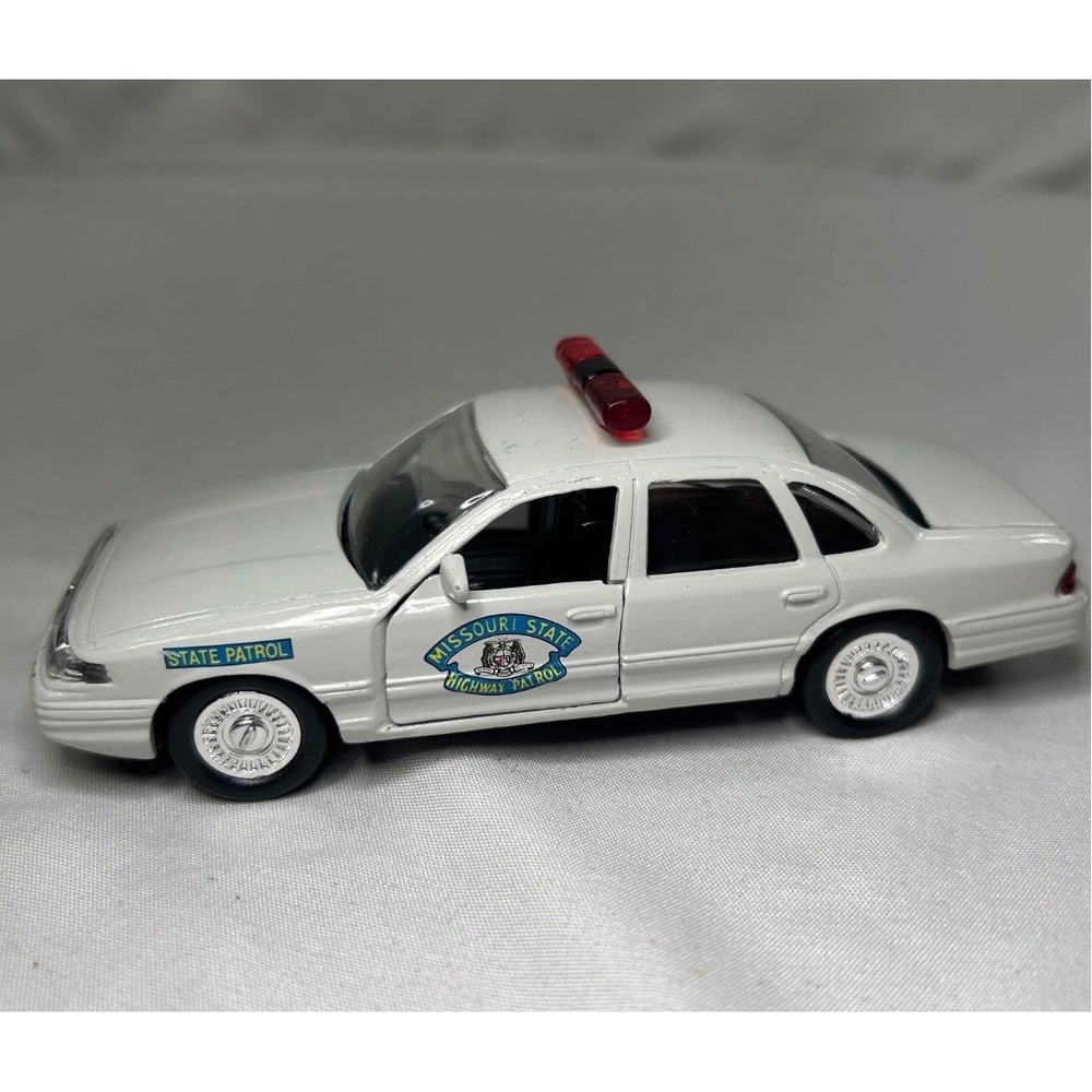 Road Champs 1994 Ford Crown Victoria Missouri State Highway Patrol Police Car